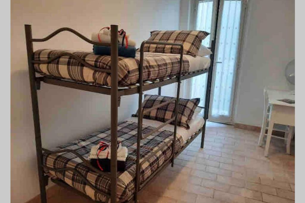 Casa Flea - Holiday Apartment With 2 Bedrooms Gualdo Tadino Exterior foto